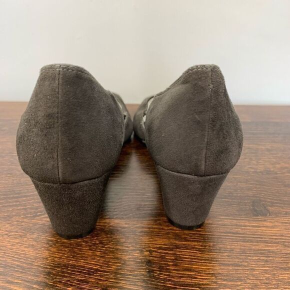 Vera Gomma Italian Gray Suede Wedge - Picture 3 of 7